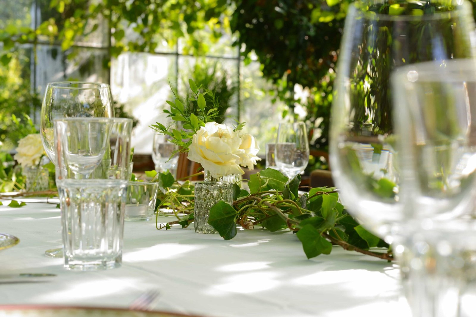 decoración centros de mesa para una boda al aire libre